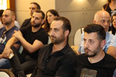 rs=w_370,cg_true,m (17)