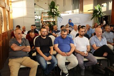 rs=w_370,cg_true,m (19)