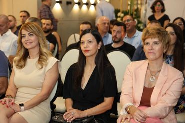 rs=w_370,cg_true,m (2)